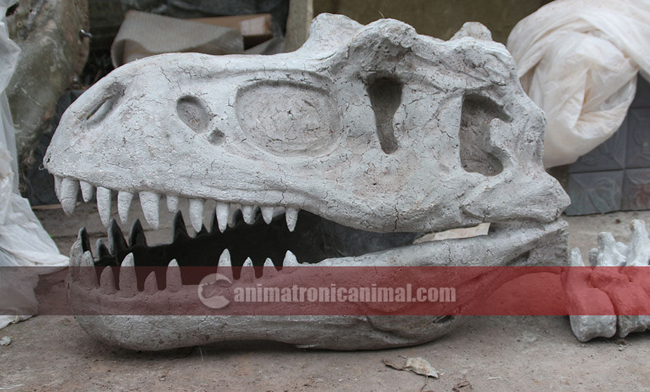 Artificial Fossil as Dinosaur Museum Exhibits