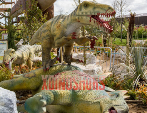 Raptors Hunt Stegosaurus Animatronics