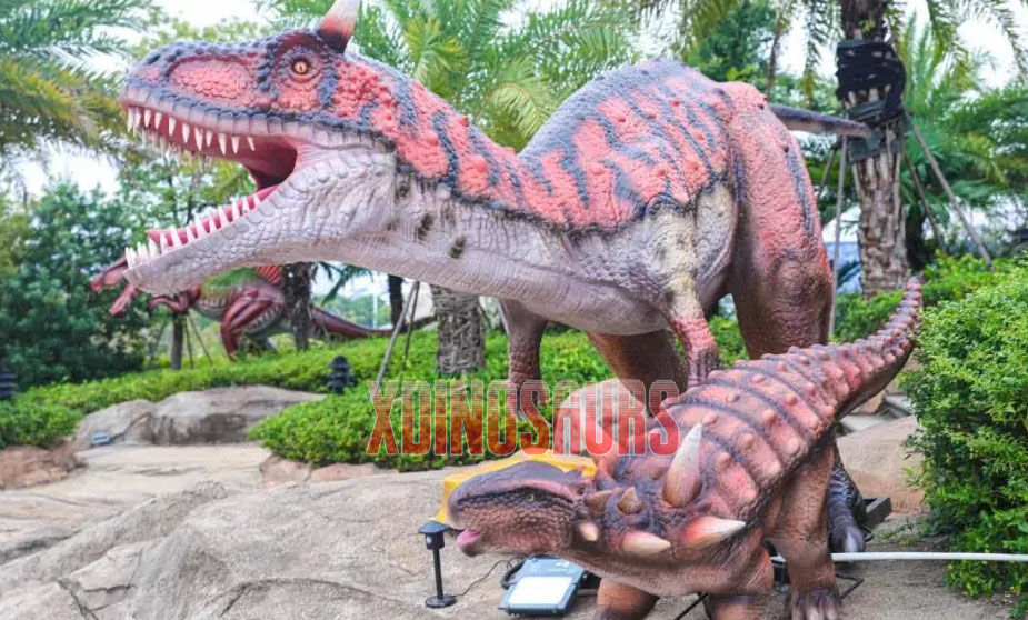 Animatronic Carnotaurus Exhibits