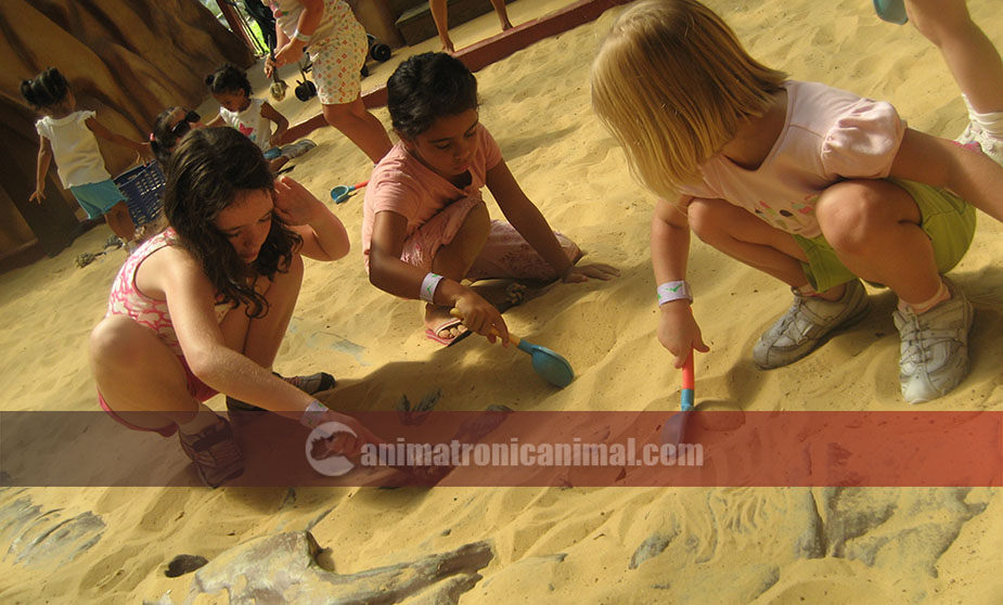 Kids Love to Dig Dinosaur Skeletons