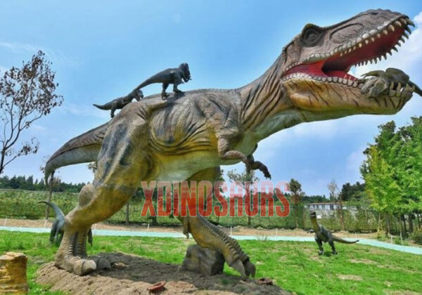 Raptors Fight with Trex