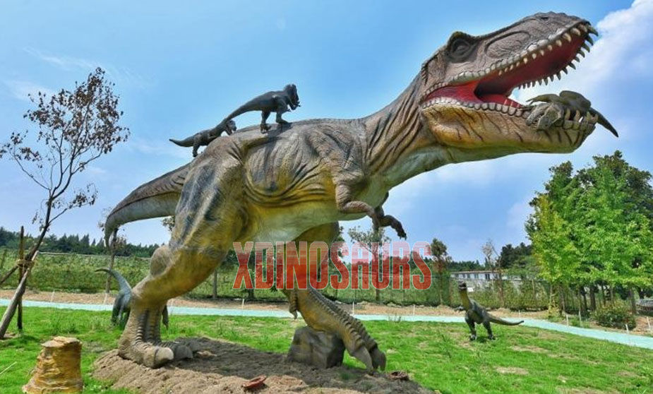 Raptors Fight with Trex