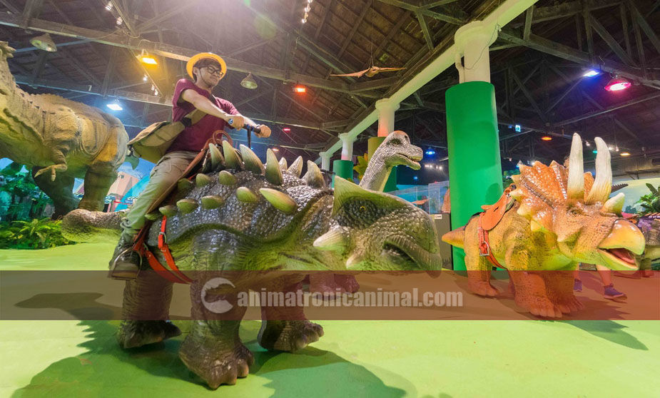 Electric-Driven Dinosaur Rides