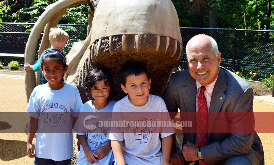 Kids in Middle Dinosaur Park