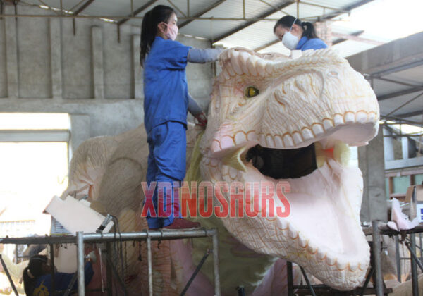 Big Dinosaur Model Production Factory