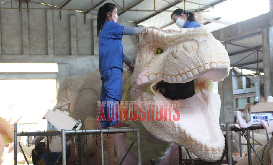 Big Dinosaur Model Production Factory