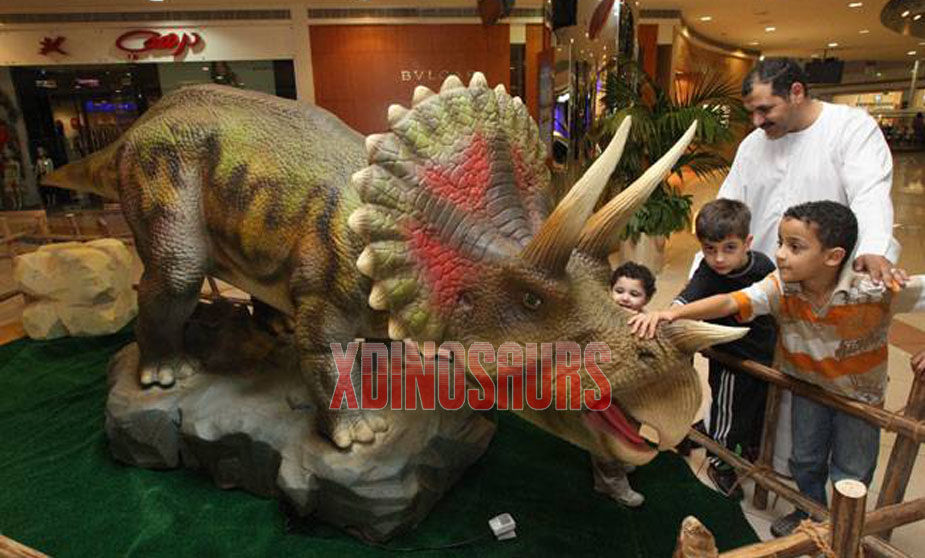 Animatronic Triceratops at Dino Expo