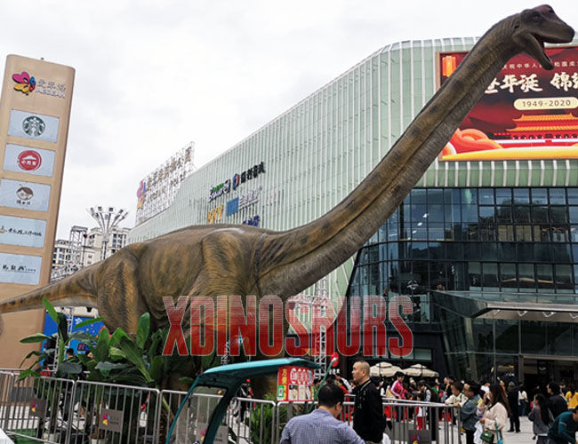 Animatronic Brachiosaurus in playground Mall